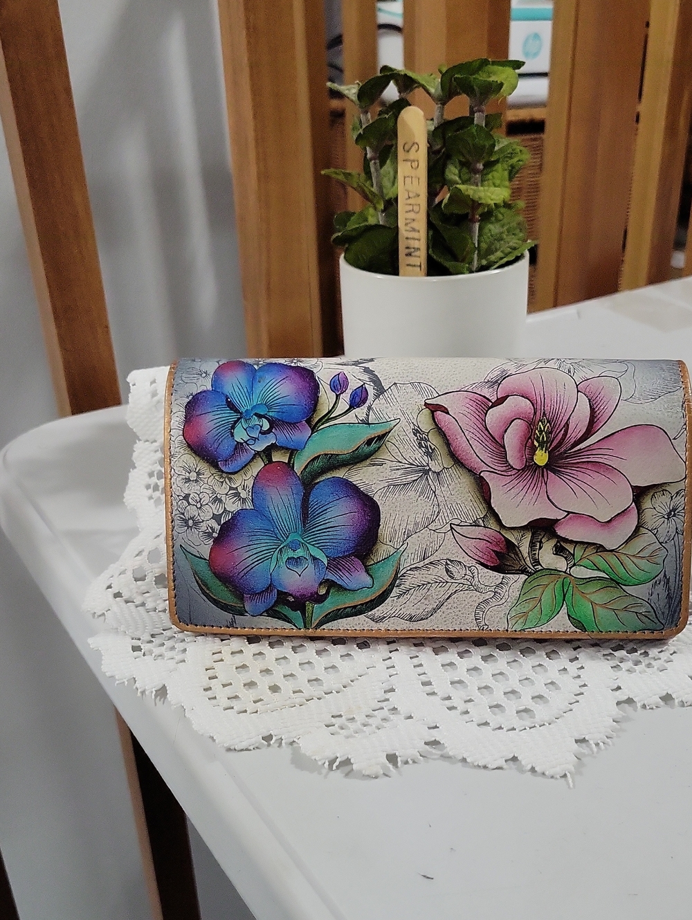 🌺Anushka hand painted leather wallet 🌺